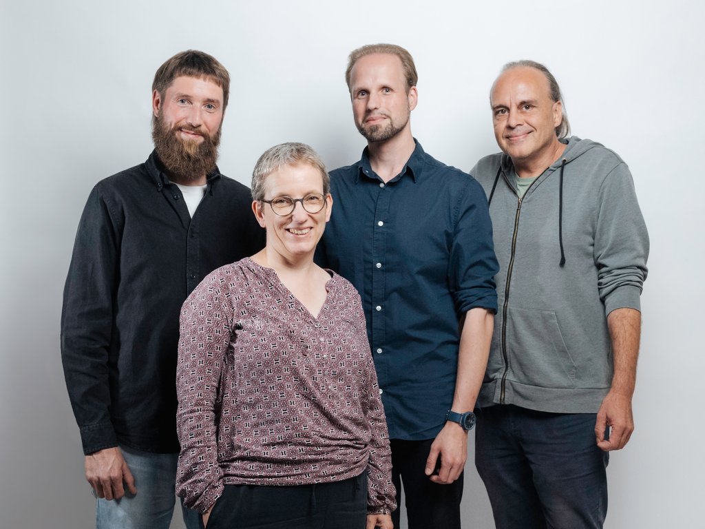 Gruppenportrait Die Linke | Fraktion Hamburg-Nord: (von links) Marco Hosemann, Wiebke Fuchs, Bjørn Knutzen, Dino Ramm