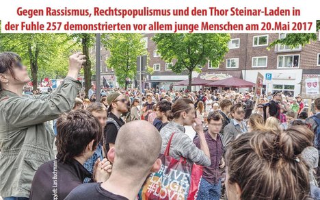 Gegen Rassismus, Rechtspopulismus und den Thor Steinar-Laden in der Fuhle 257 demonstrierten vor allem junge Menschen am 20. Mai 2017.